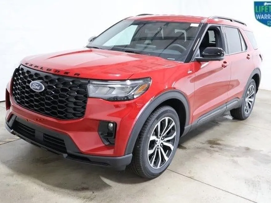 2025 Ford Explorer ST-Line photo 1