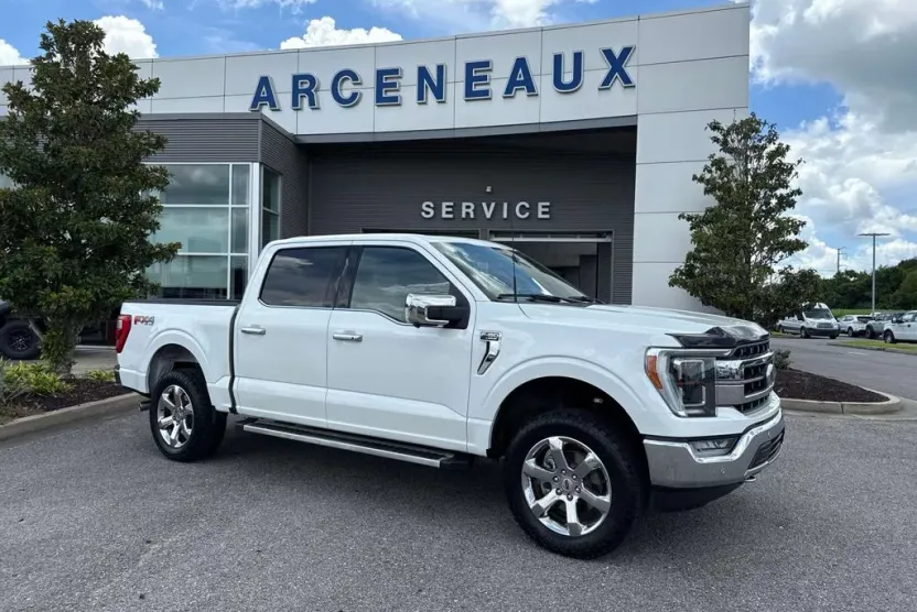 2023 Ford F-150 Lariat photo 1