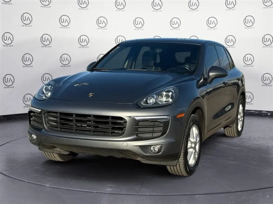 2016 Porsche Cayenne photo 1