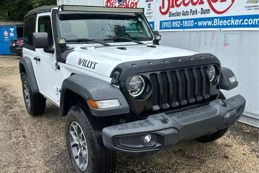 2021 Jeep Wrangler Willys photo 1