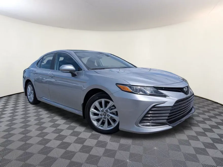 2024 Toyota Camry LE photo 1