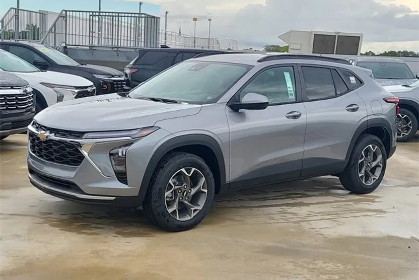 2026 Chevrolet Trax LT photo 1