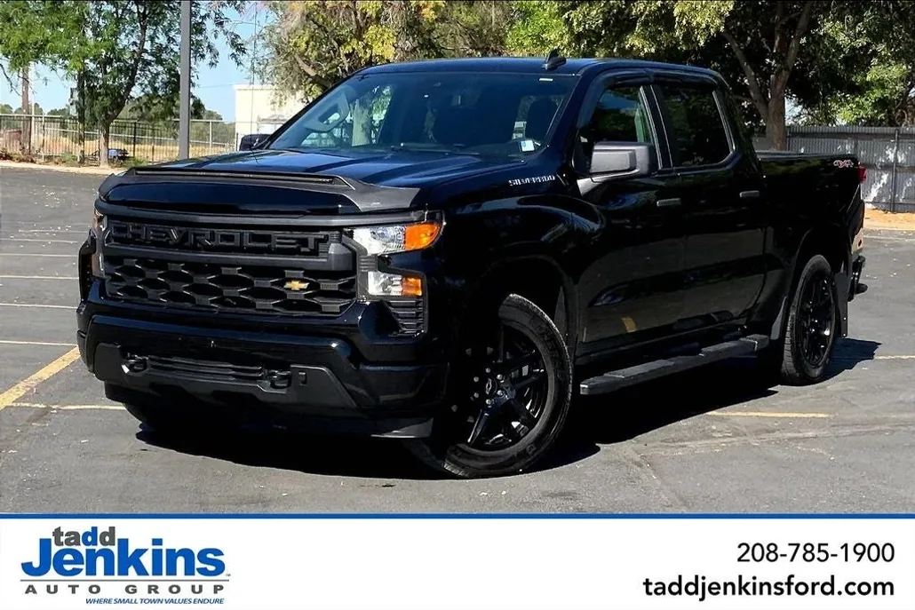 2023 Chevrolet Silverado 1500 Custom photo 1