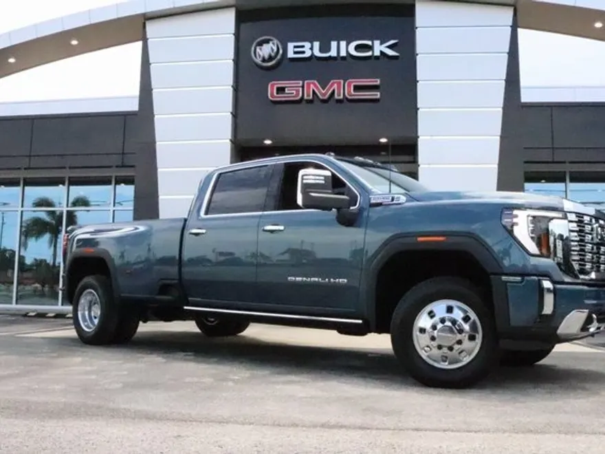 2025 Gmc Sierra 3500 HD Denali photo 1
