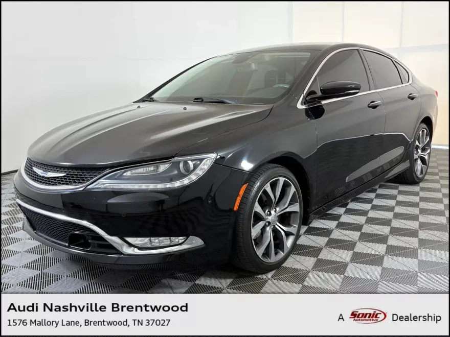 2016 Chrysler 200 C photo 1