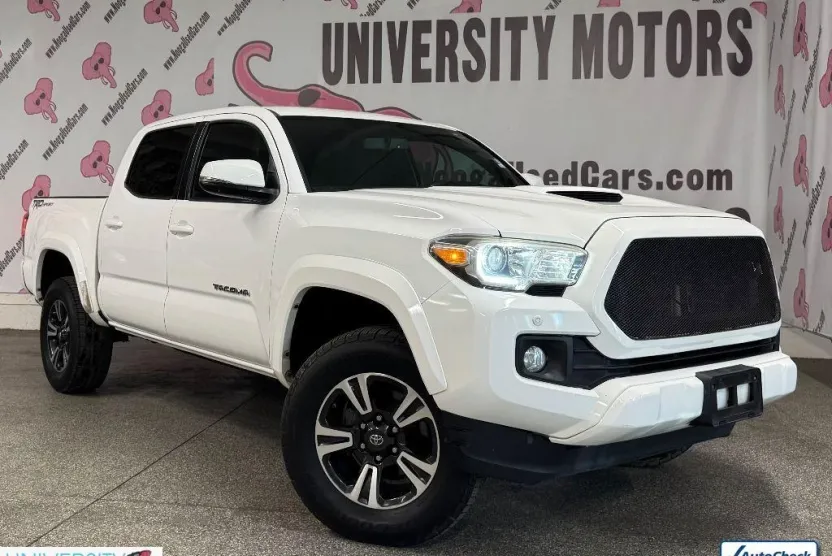 2016 Toyota Tacoma TRD Sport Double Cab photo 1