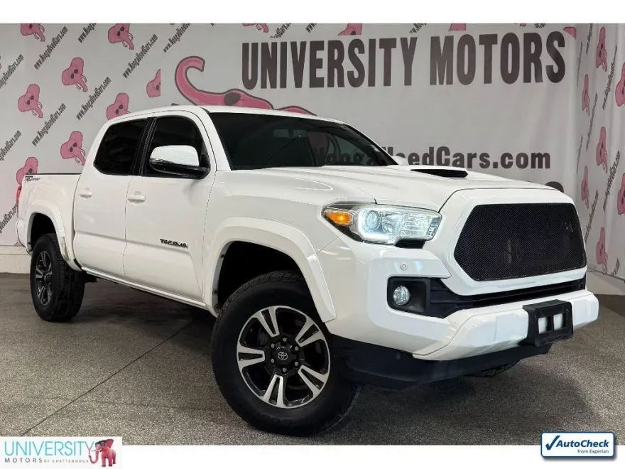 2016 Toyota Tacoma TRD Sport Double Cab photo 1