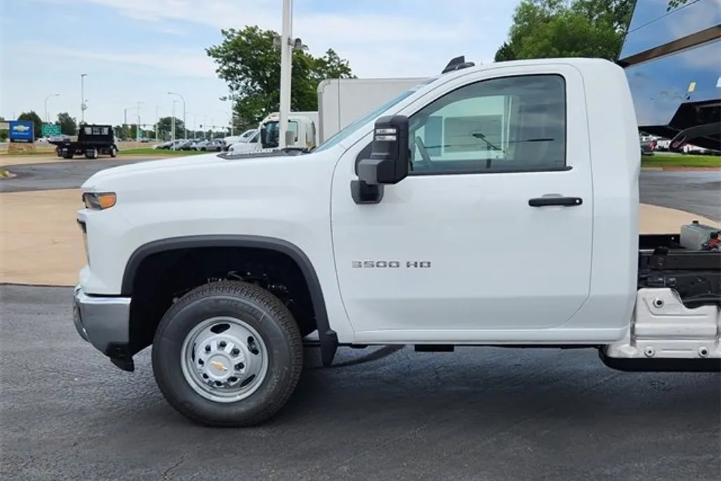 2025 Chevrolet Silverado 3500HD Work Truck photo 1