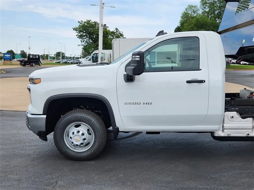 2025 Chevrolet Silverado 3500HD Work Truck photo 1