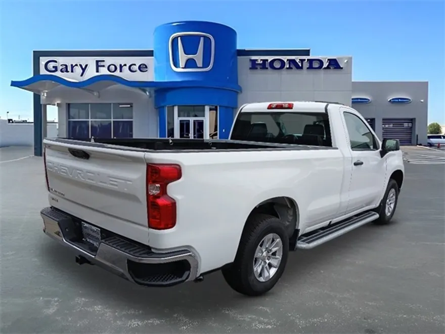 2024 Chevrolet Silverado 1500 photo 1