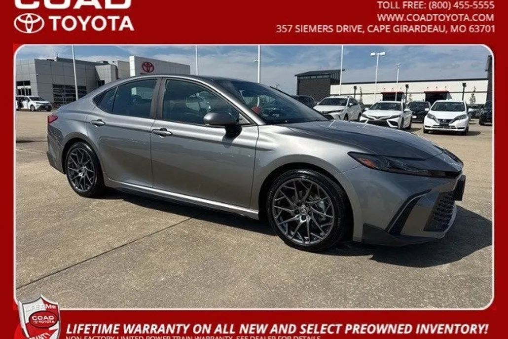 2025 Toyota Camry LE photo 1