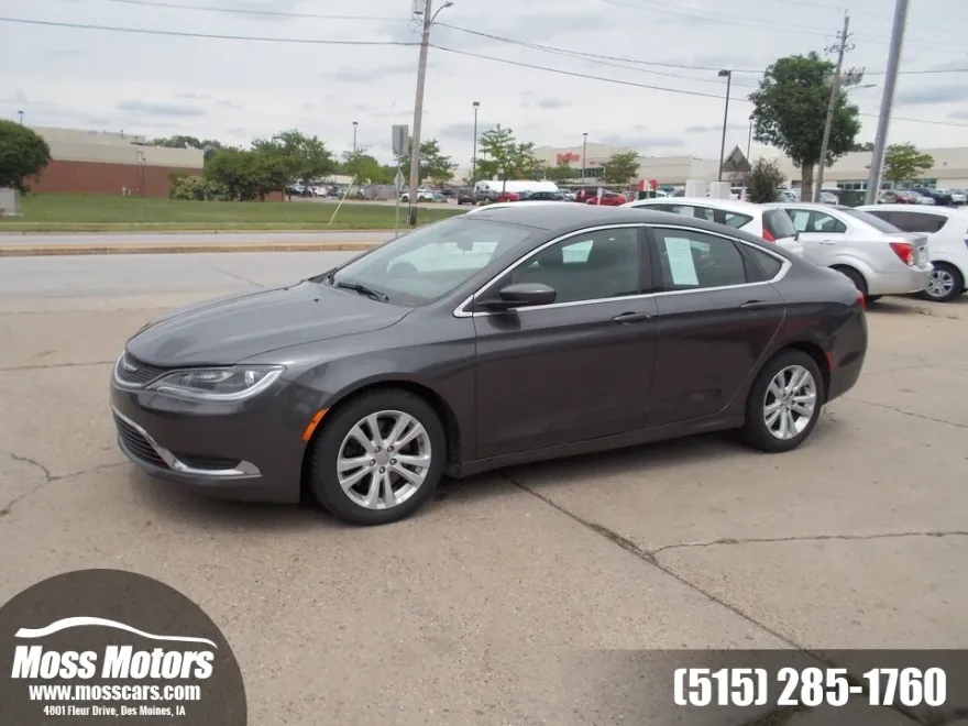 2016 Chrysler 200 Limited photo 1