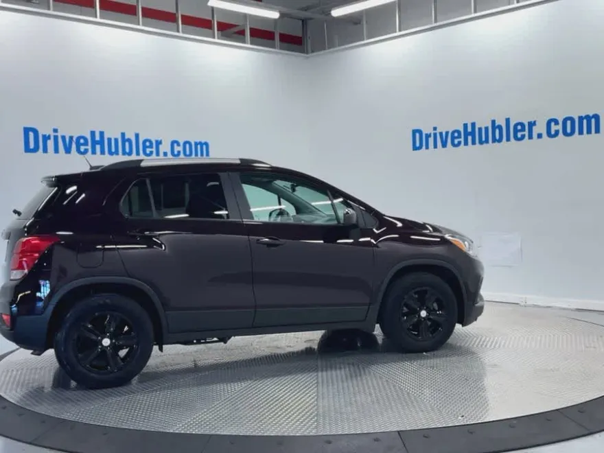 2021 Chevrolet Trax LT photo 1