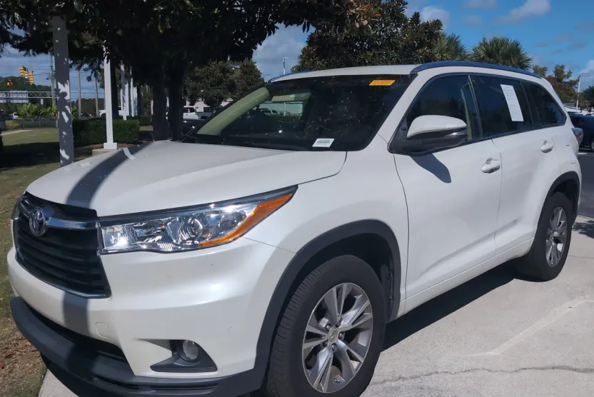 2015 Toyota Highlander XLE photo 1