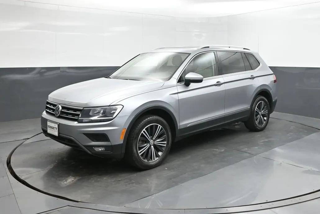 2019 Volkswagen Tiguan SEL photo 1