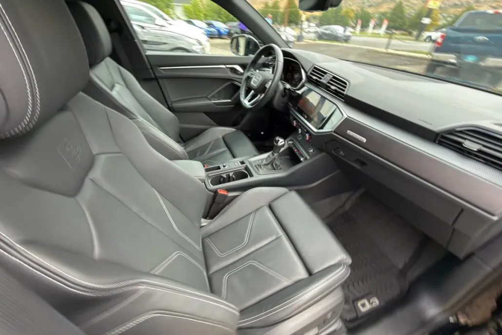 2024 Audi Q3 45 TFSI S line Premium Plus photo 1