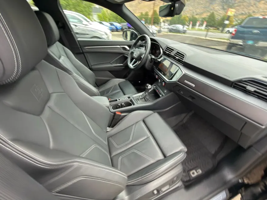 2024 Audi Q3 45 TFSI S line Premium Plus photo 1