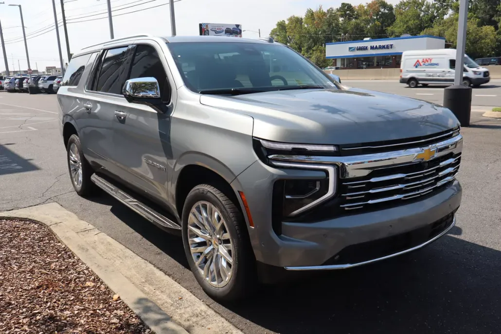 2025 Chevrolet Suburban Premier photo 1