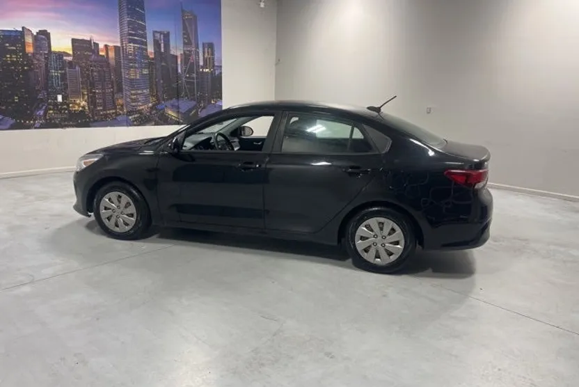 2019 Kia Rio S photo 1
