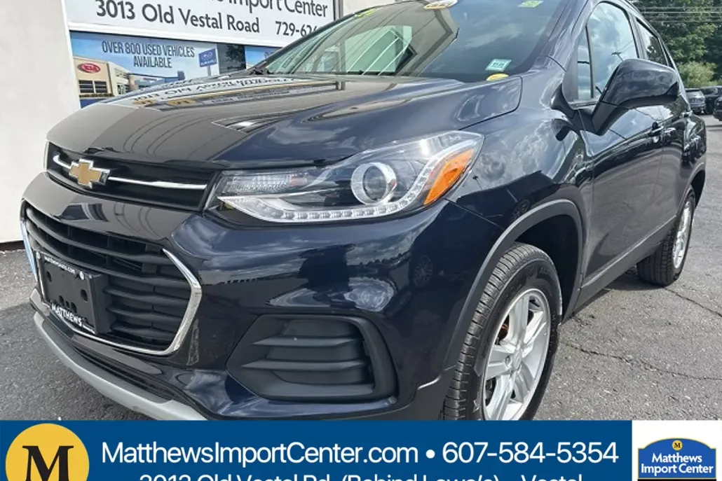 2021 Chevrolet Trax LT photo 1