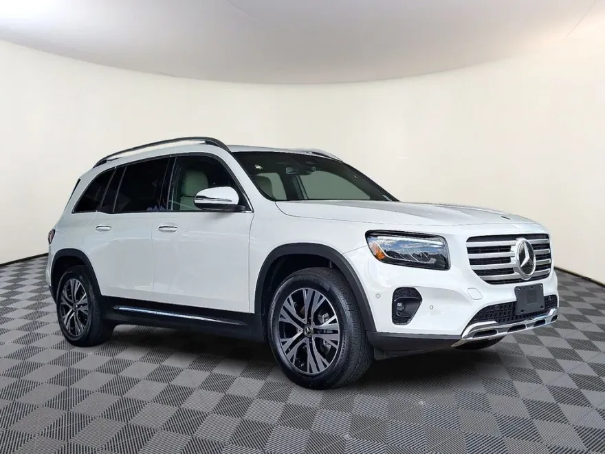 2025 Mercedes Benz GLB 250 4MATIC photo 1