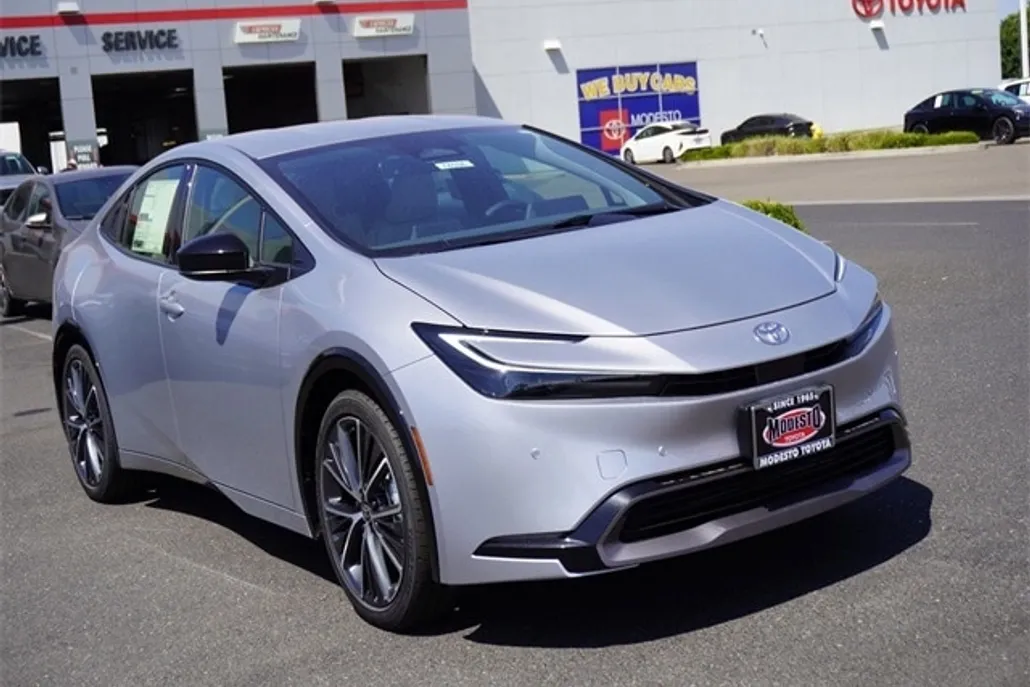 2026 Toyota Prius XLE photo 1