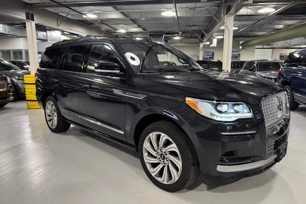 2022 Lincoln Navigator Reserve photo 1