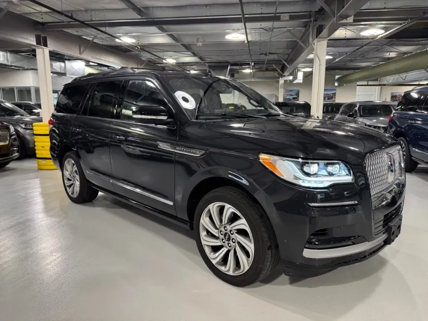 2022 Lincoln Navigator Reserve photo 1