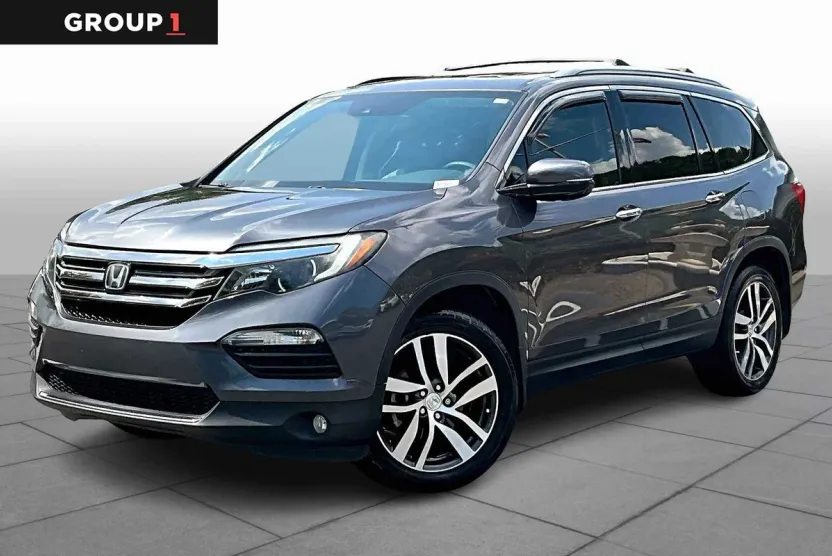 2018 Honda Pilot Touring photo 1