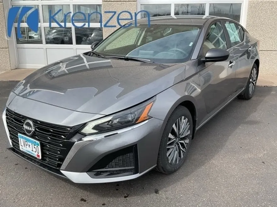 2024 Nissan Altima 2.5 SV photo 1