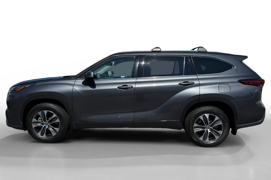 2020 Toyota Highlander XLE photo 1