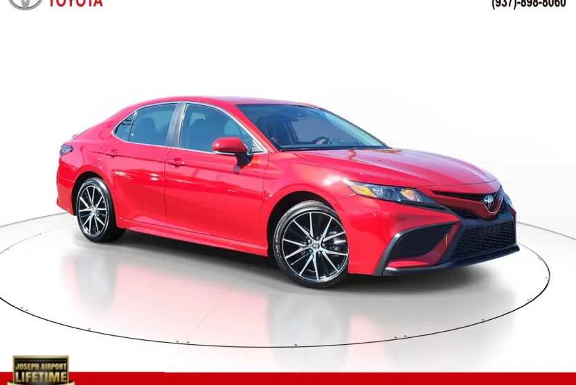 2024 Toyota Camry SE photo 1