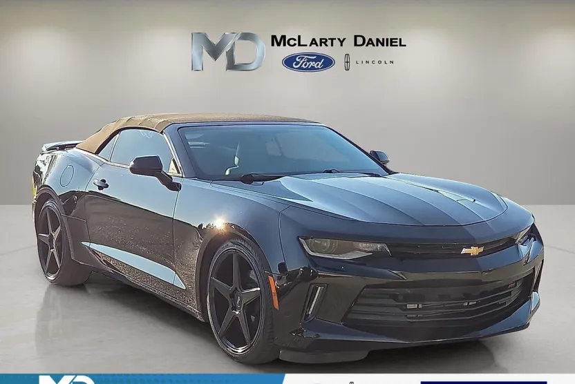 2018 Chevrolet Camaro 2LT photo 1