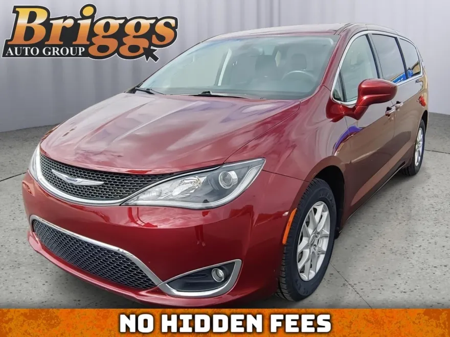 2020 Chrysler Pacifica Touring photo 1