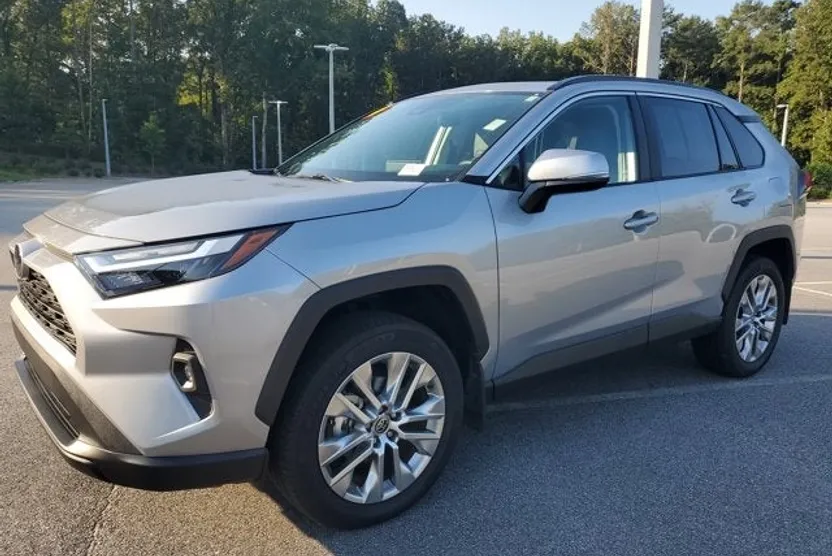 2024 Toyota RAV4 XLE Premium photo 1