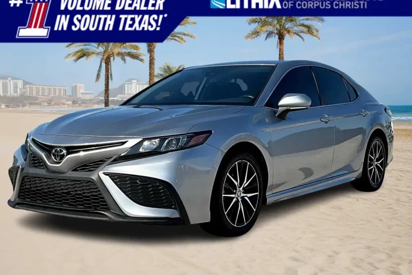 2022 Toyota Camry SE photo 1