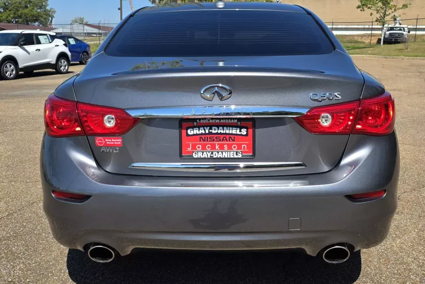 2017 Infiniti Q50 2.0t Sport photo 1
