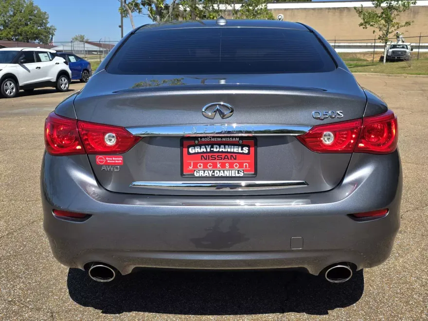 2017 Infiniti Q50 2.0t Sport photo 1