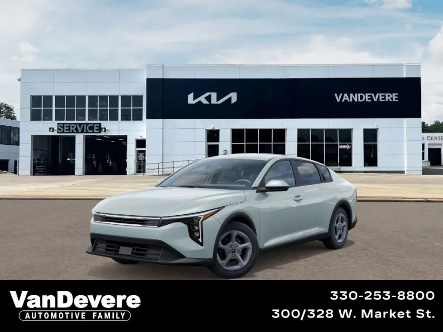 2025 Kia K4 LX photo 1