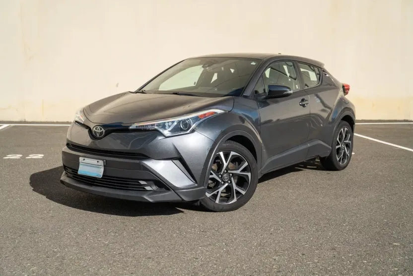2018 Toyota C-HR XLE photo 1
