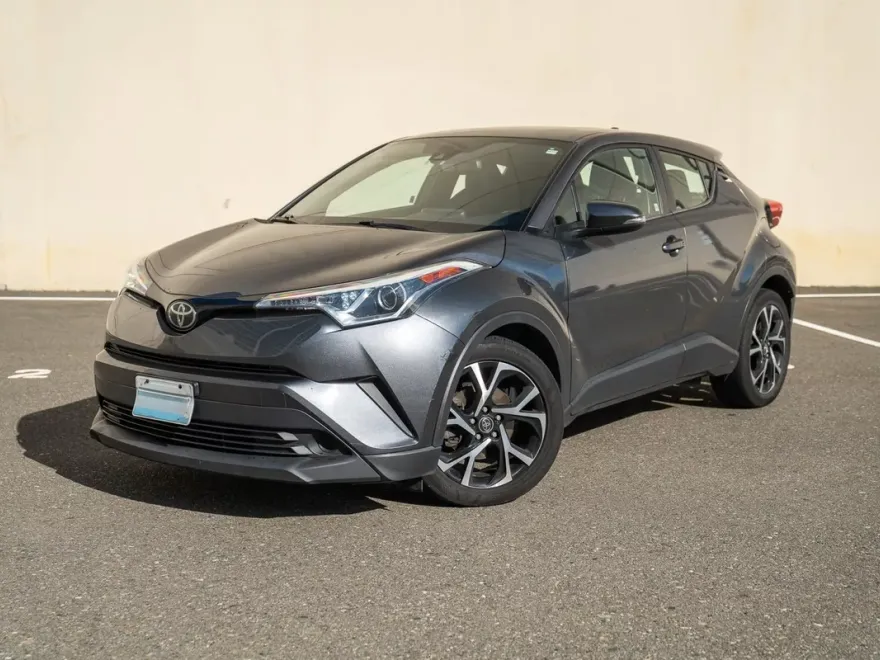 2018 Toyota C-HR XLE photo 1