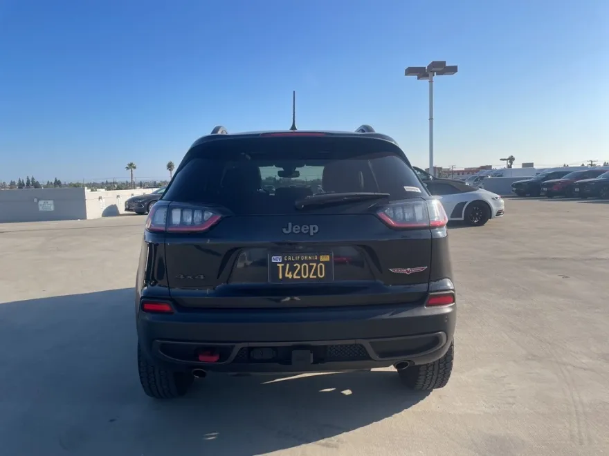 2019 Jeep Cherokee Trailhawk photo 1