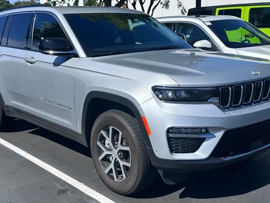 2025 Jeep Grand Cherokee Limited photo 1