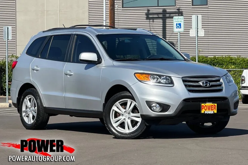 2012 Hyundai Santa Fe SE photo 1