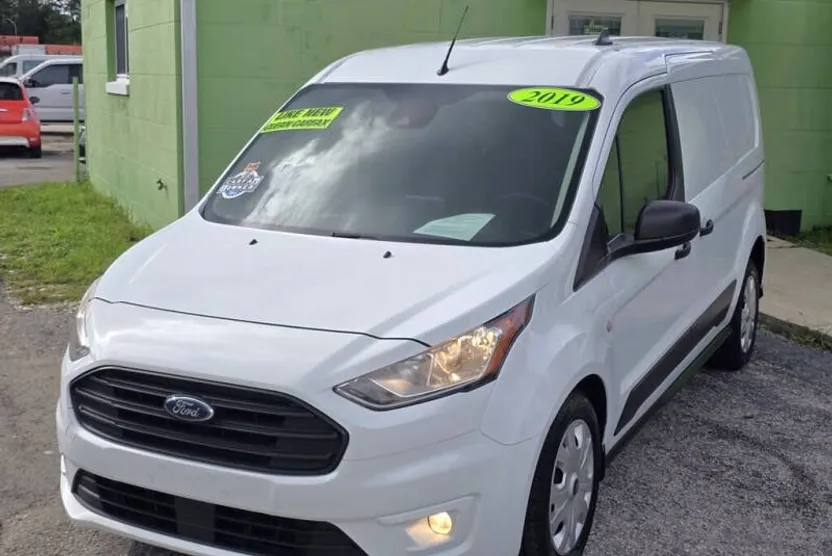 2019 Ford Transit Connect XLT photo 1