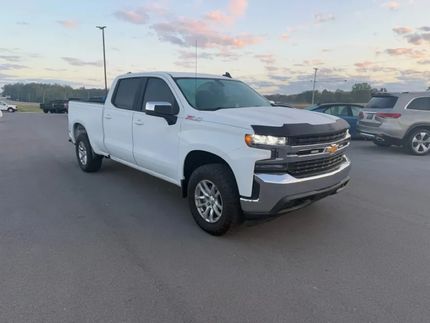2019 Chevrolet Silverado 1500 LT photo 1