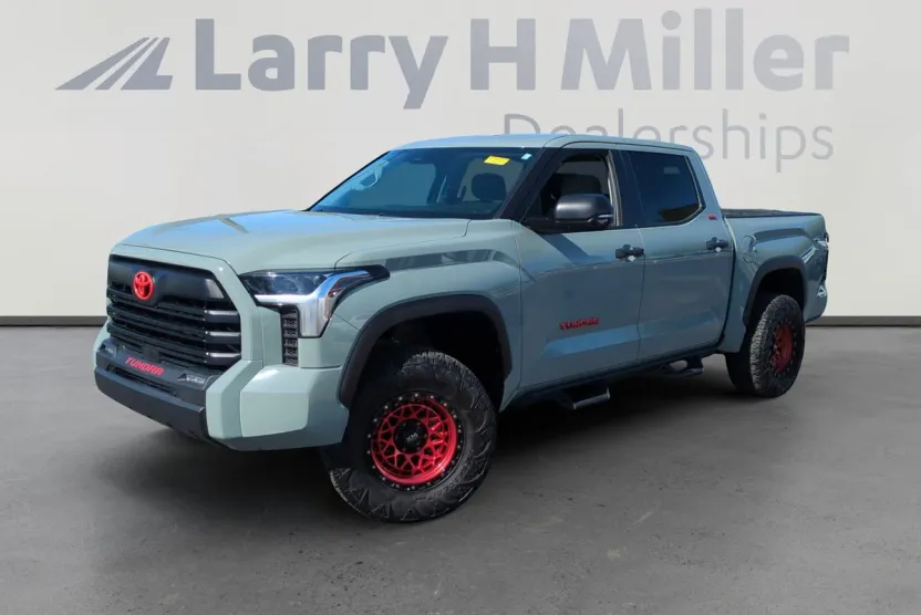 2024 Toyota Tundra SR5 photo 1