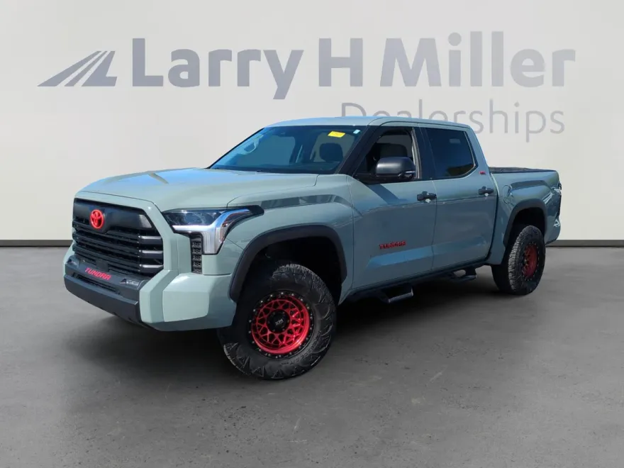 2024 Toyota Tundra SR5 photo 1