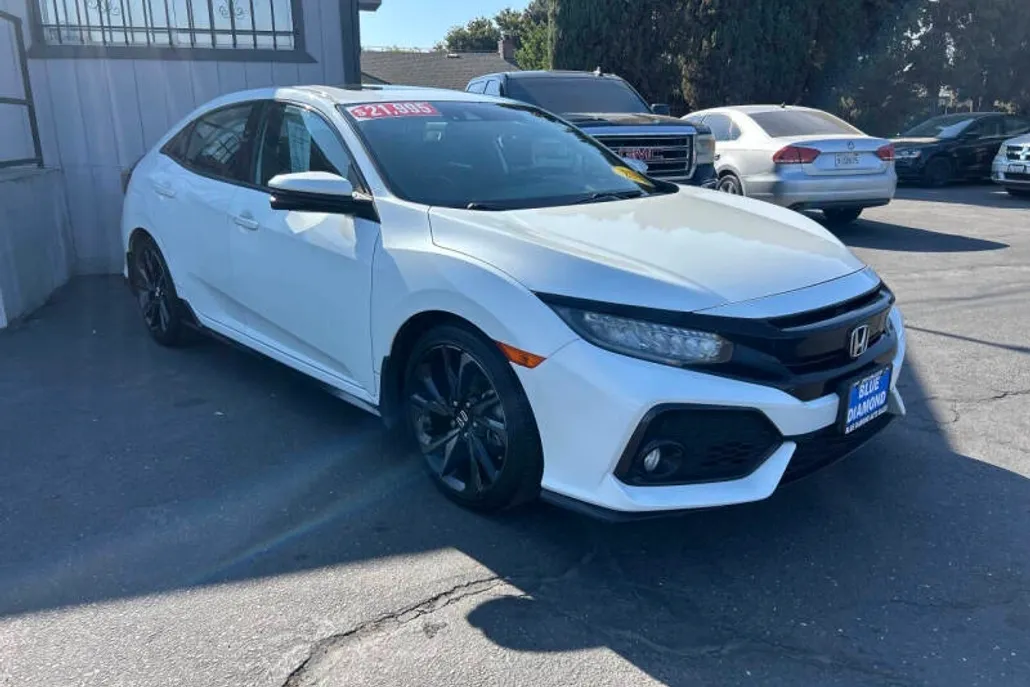 2019 Honda Civic Sport Touring photo 1