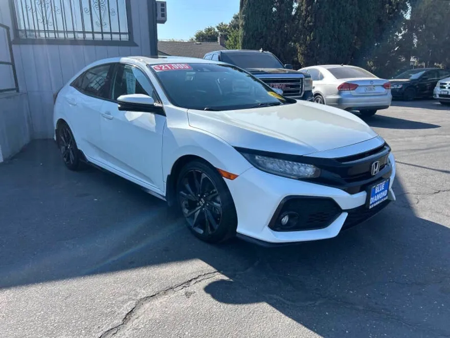 2019 Honda Civic Sport Touring photo 1
